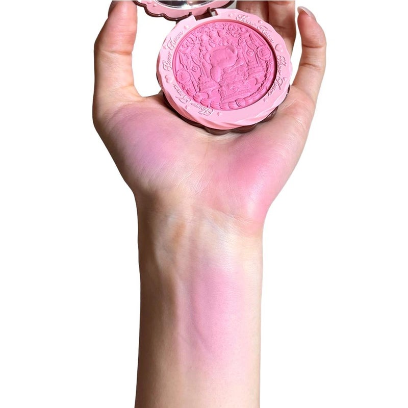 قائمة SMT البيضاء: بلشر دب لطيف، خافي عيوب، ظلال عيون، جل شفاه، لامع شفاه، قلادة، عطر، صبغة حواجب